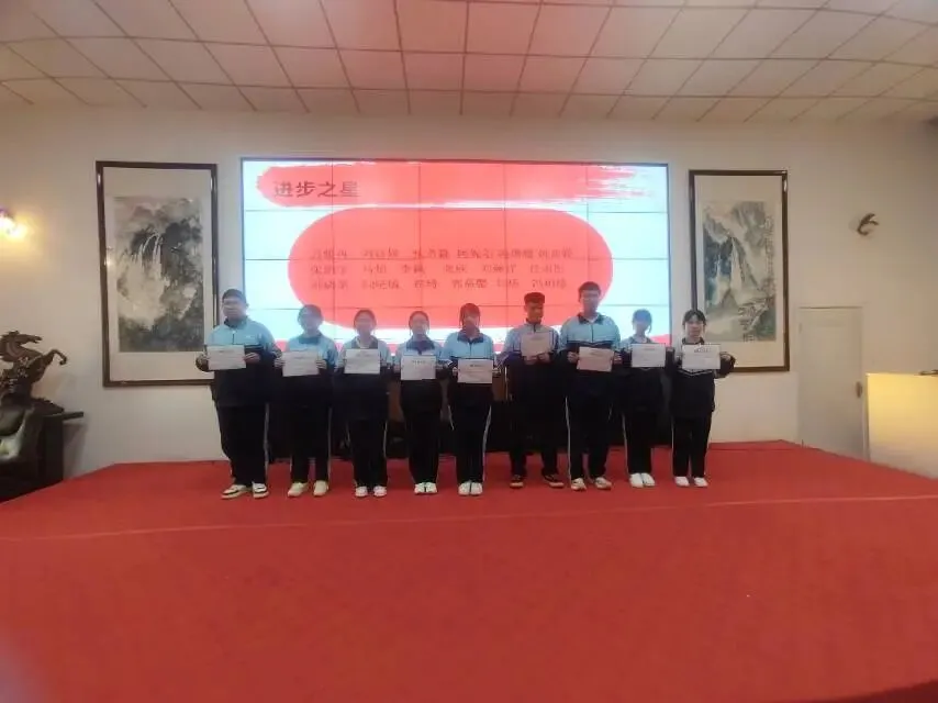 以少年之名 赴中考之约——武川县第二中学举行初三表彰暨中考动员大会-第6张图片-四季读书网 以少年之名 赴中考之约——武川县第二中学举行初三表彰暨中考动员大会-第6张图片-四季读书网