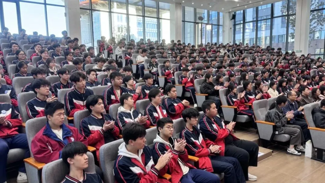 凝心聚力勇争先,笃行奋进战高考 —— 我校高三高考动员大会圆满举行凝心聚力勇争先-第5张图片-四季读书网 凝心聚力勇争先,笃行奋进战高考 —— 我校高三高考动员大会圆满举行凝心聚力勇争先-第5张图片-四季读书网