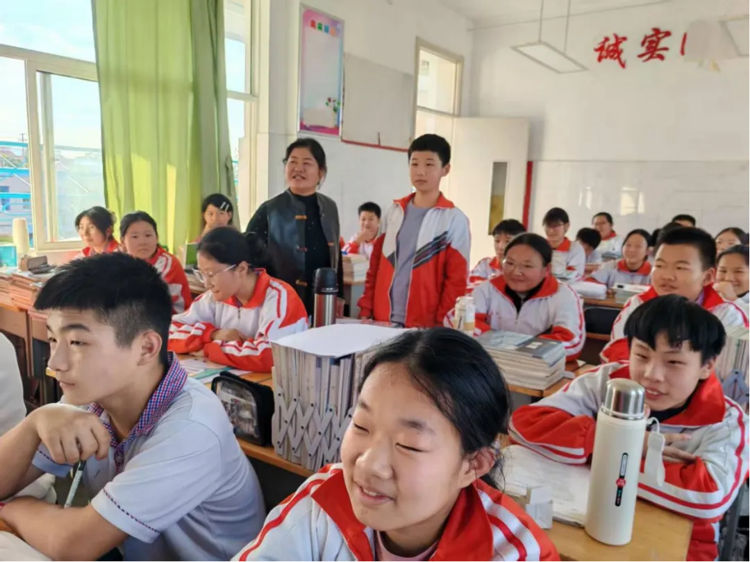 从容面对考试,我们学会与压力共处——初三三班校外辅导员进课堂,解锁心态 “减压阀” 2024级(3 )中队 亓晨语-第6张图片-四季读书网 从容面对考试,我们学会与压力共处——初三三班校外辅导员进课堂,解锁心态 “减压阀” 2024级(3 )中队 亓晨语-第6张图片-四季读书网