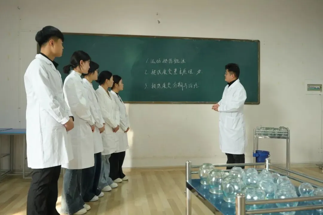 高考速递 | 智慧健康养老服务与管理:银发产业新沃土,就业快人一步-第14张图片-四季读书网 高考速递 | 智慧健康养老服务与管理:银发产业新沃土,就业快人一步-第14张图片-四季读书网