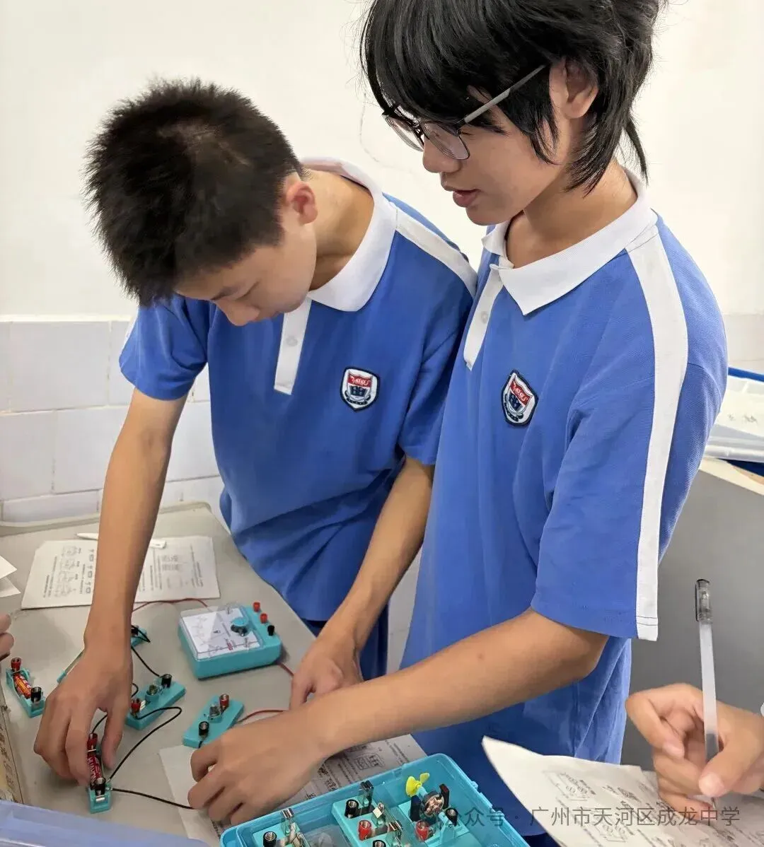 开启物理实验之旅|天河区成龙中学初三学子电学实验探究-第11张图片-四季读书网 开启物理实验之旅|天河区成龙中学初三学子电学实验探究-第11张图片-四季读书网