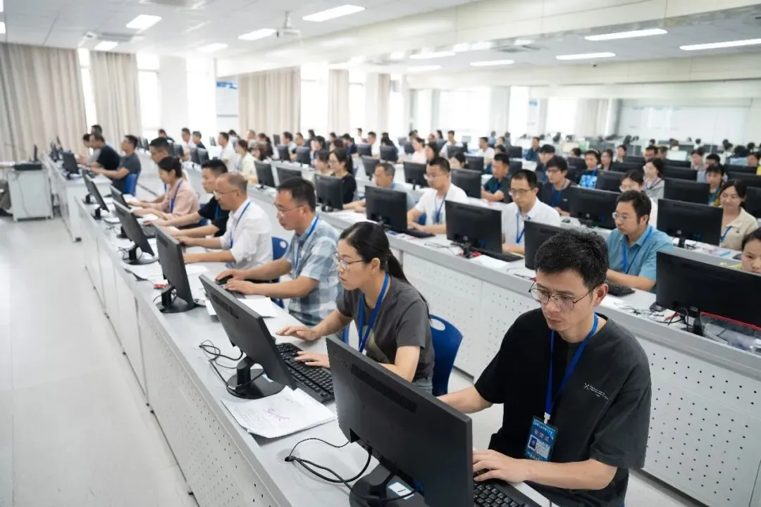 高考阅卷现场传来新消息!-第3张图片-四季读书网