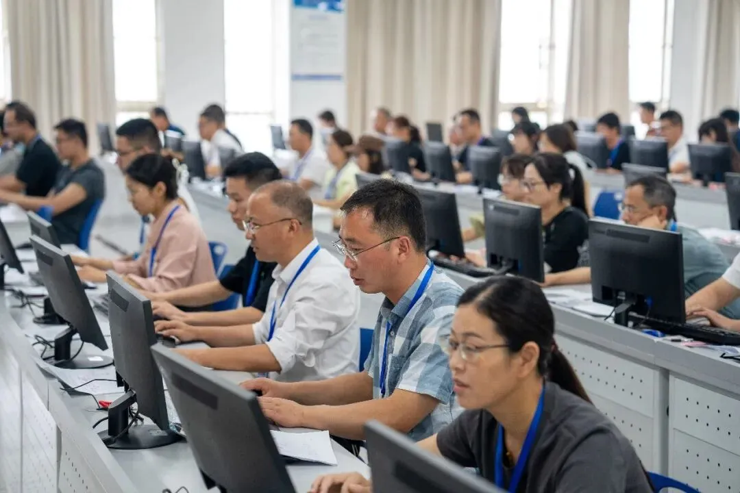 高考阅卷现场传来新消息!-第4张图片-四季读书网