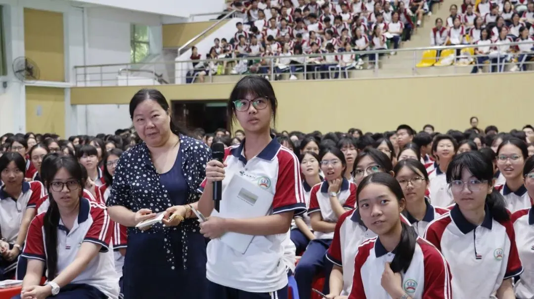 名师领航赋能高考 精准施策共育英才——开侨中学举办2026年名师大讲堂暨高三英语备考专题讲座-第18张图片-四季读书网 名师领航赋能高考 精准施策共育英才——开侨中学举办2026年名师大讲堂暨高三英语备考专题讲座-第18张图片-四季读书网