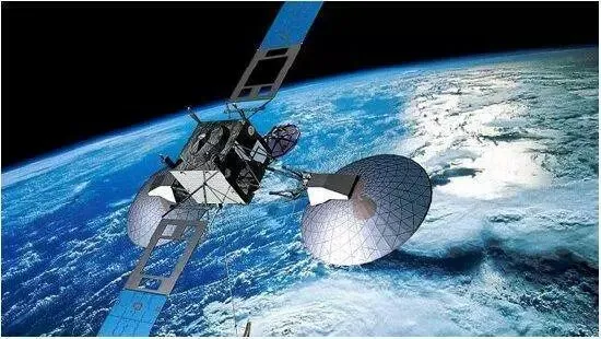 中考高分作文解析|爷爷挖过的坑,托起了一颗飞向宇宙的星——何欣东《幺爷的通讯梦》全解析-第2张图片-四季读书网 中考高分作文解析|爷爷挖过的坑,托起了一颗飞向宇宙的星——何欣东《幺爷的通讯梦》全解析-第2张图片-四季读书网