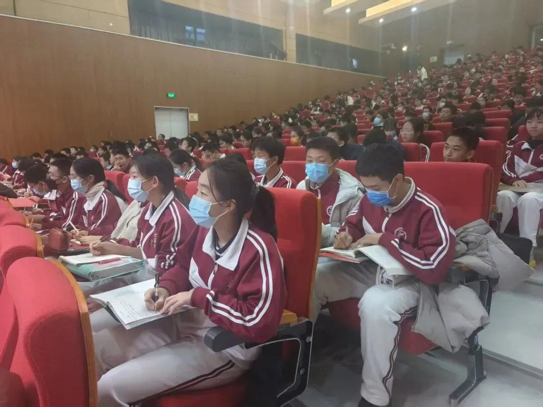 听出精彩 口吐华章 ——首都师大附中初三年级助力“朝阳红”学子备战英语听口考试-第3张图片-四季读书网