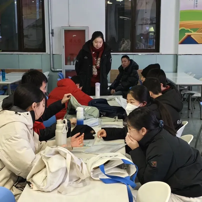 听出精彩 口吐华章 ——首都师大附中初三年级助力“朝阳红”学子备战英语听口考试-第32张图片-四季读书网