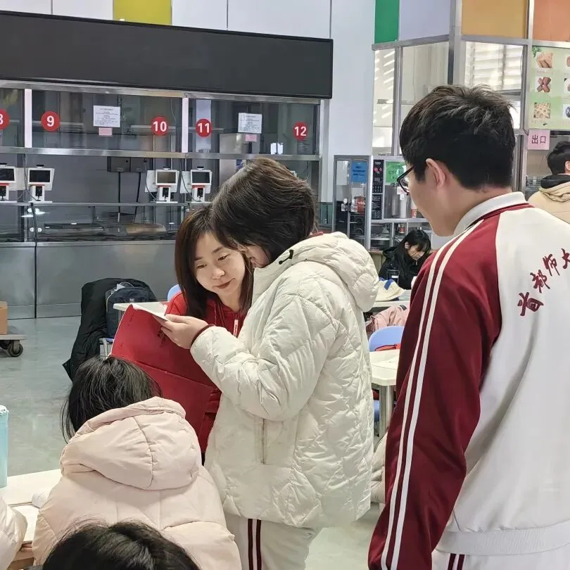 听出精彩 口吐华章 ——首都师大附中初三年级助力“朝阳红”学子备战英语听口考试-第35张图片-四季读书网
