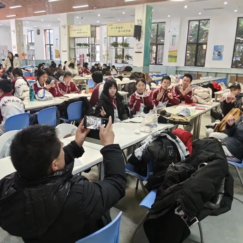听出精彩 口吐华章 ——首都师大附中初三年级助力“朝阳红”学子备战英语听口考试-第40张图片-四季读书网