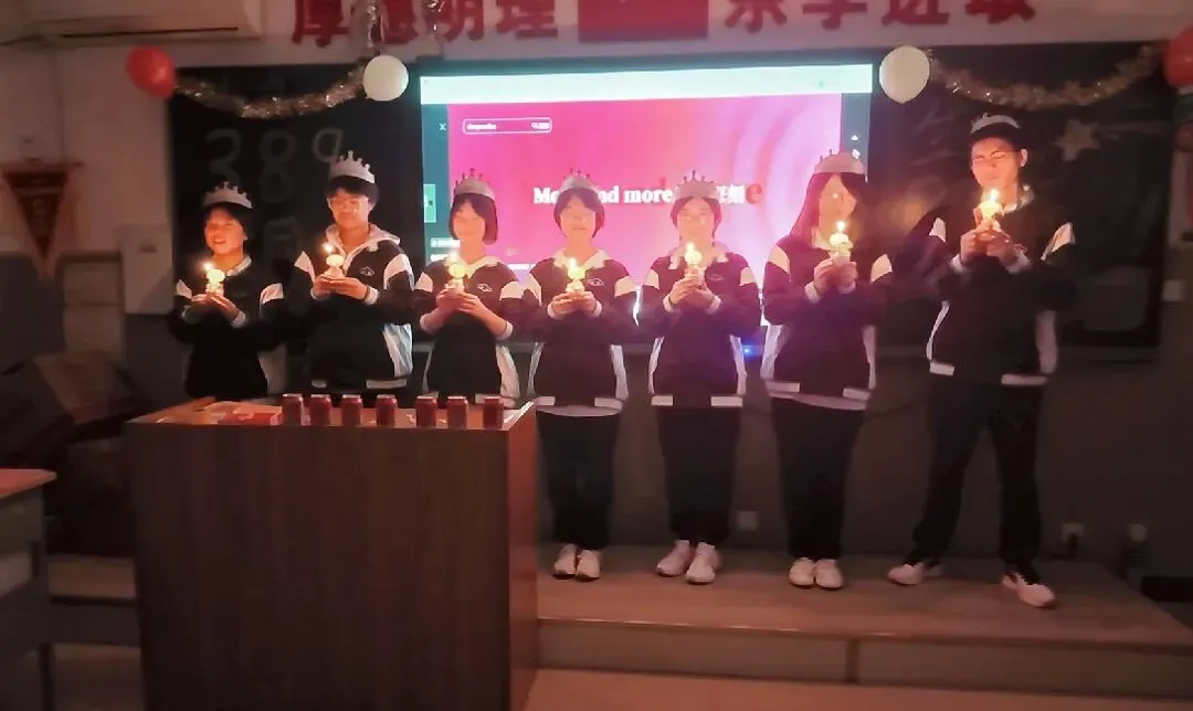 以爱暖韶华,蓄力战高考|世骅学本学校高三级部十月生日会温情启幕-第7张图片-四季读书网