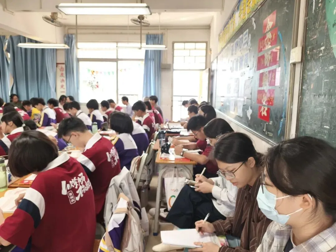 研悟新教材 聚力备中考——西樵镇初三道德与法治学科大集备教研活动在樵北中学开展-第6张图片-四季读书网