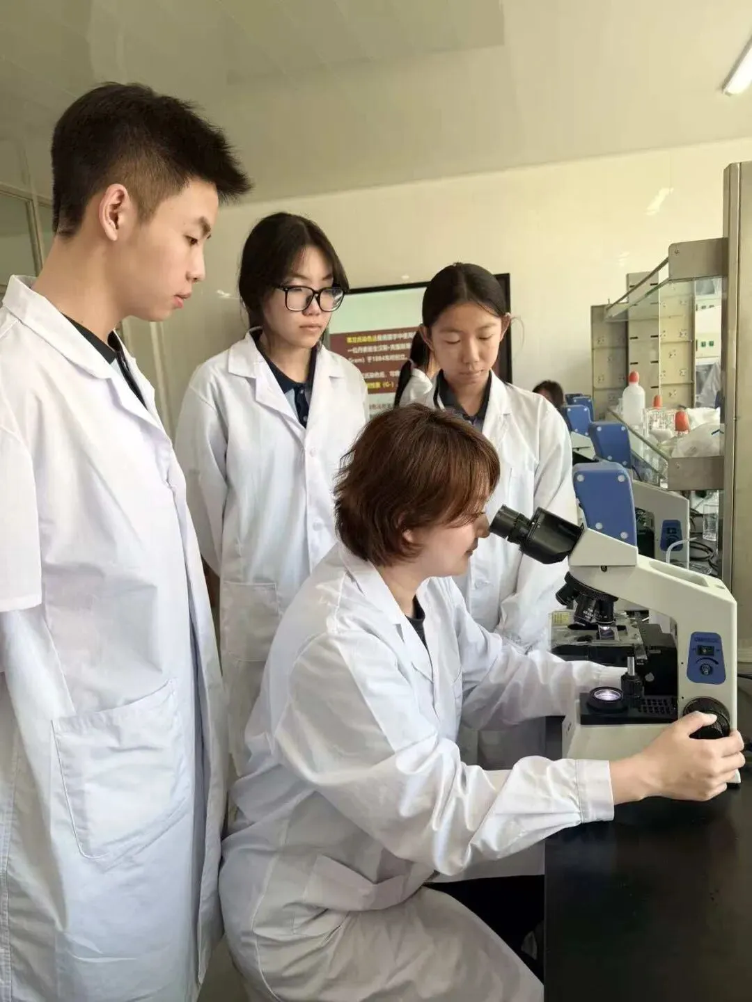 415人抢30个名额!中考过市重点线的孩子,为什么主动选了中职?-第2张图片-四季读书网 415人抢30个名额!中考过市重点线的孩子,为什么主动选了中职?-第2张图片-四季读书网
