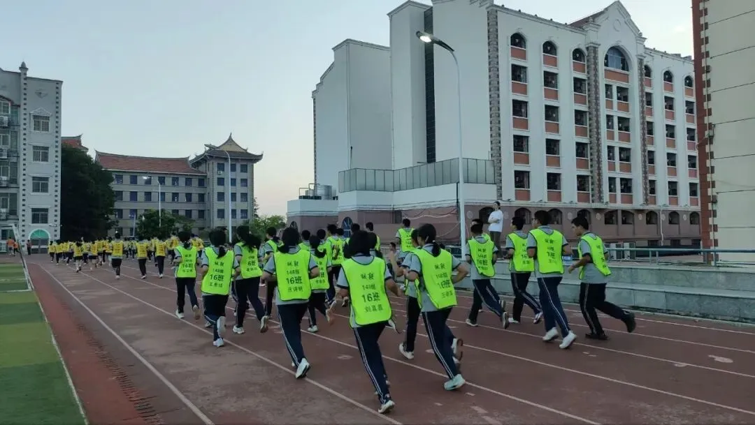 实习第七周|在集美中学初三,我们这样“数”写青春-第4张图片-四季读书网 实习第七周|在集美中学初三,我们这样“数”写青春-第4张图片-四季读书网