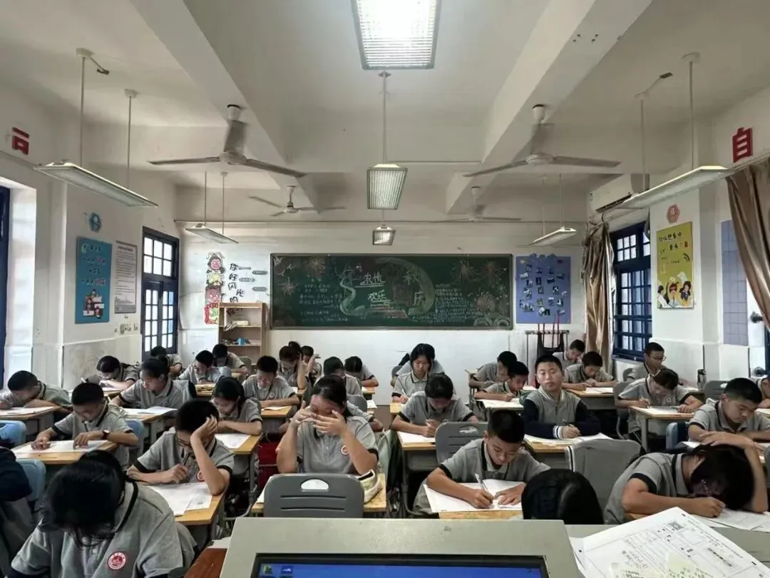 实习第七周|在集美中学初三,我们这样“数”写青春-第7张图片-四季读书网 实习第七周|在集美中学初三,我们这样“数”写青春-第7张图片-四季读书网