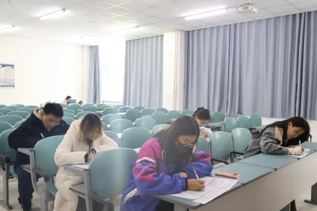 真题实战夯基础,技巧精讲提能力 | 勤学书院“塞上青春讲坛”四六级备考帮扶活动顺利举办-第3张图片-四季读书网 真题实战夯基础,技巧精讲提能力 | 勤学书院“塞上青春讲坛”四六级备考帮扶活动顺利举办-第3张图片-四季读书网