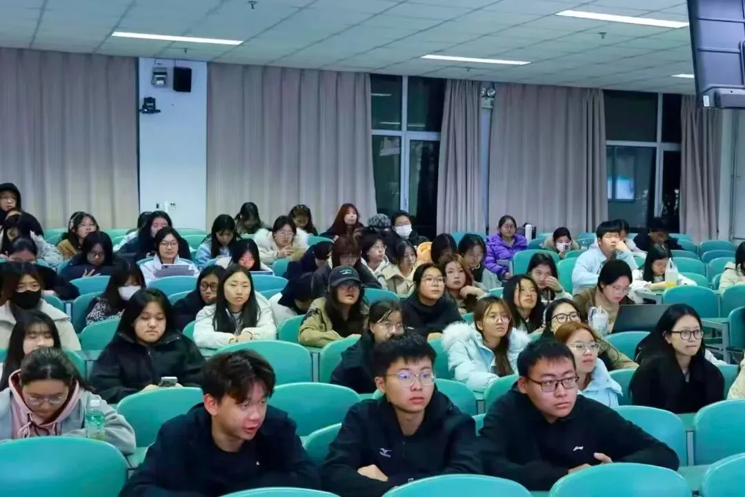 真题实战夯基础,技巧精讲提能力 | 勤学书院“塞上青春讲坛”四六级备考帮扶活动顺利举办-第6张图片-四季读书网 真题实战夯基础,技巧精讲提能力 | 勤学书院“塞上青春讲坛”四六级备考帮扶活动顺利举办-第6张图片-四季读书网