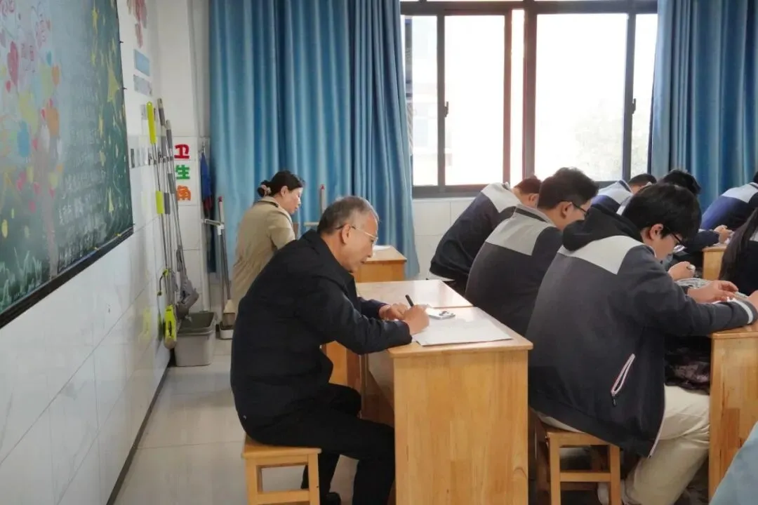 专业督导促深耕 精准赋能备中考||新沂海中附校迎接九年级教育教学专项督导-第23张图片-四季读书网