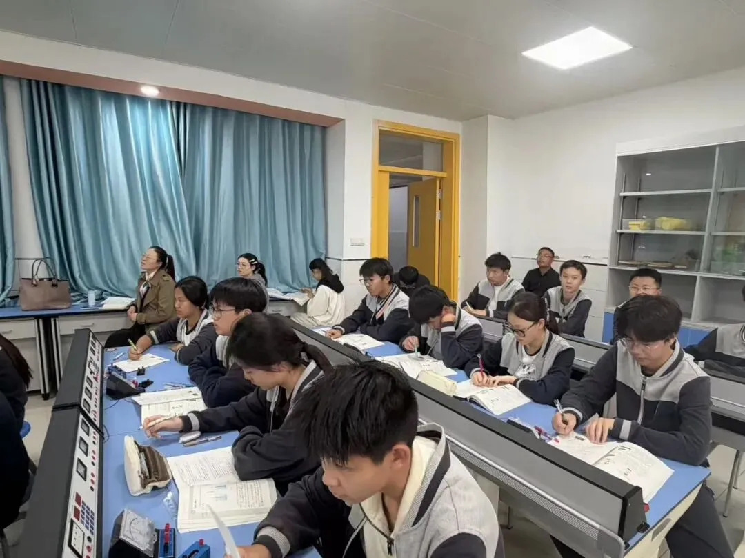专业督导促深耕 精准赋能备中考||新沂海中附校迎接九年级教育教学专项督导-第40张图片-四季读书网
