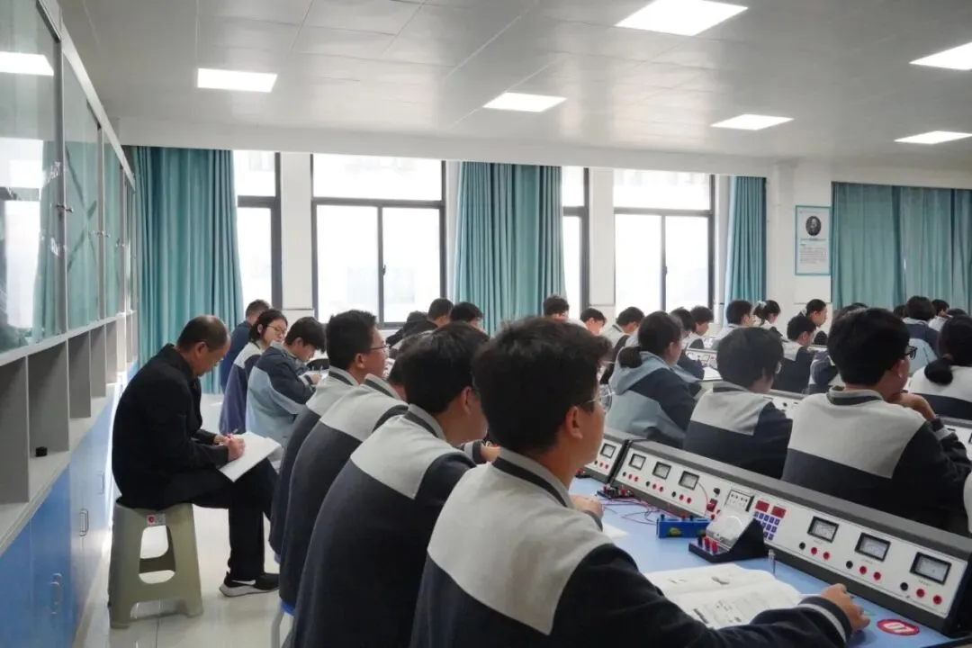 专业督导促深耕 精准赋能备中考||新沂海中附校迎接九年级教育教学专项督导-第41张图片-四季读书网