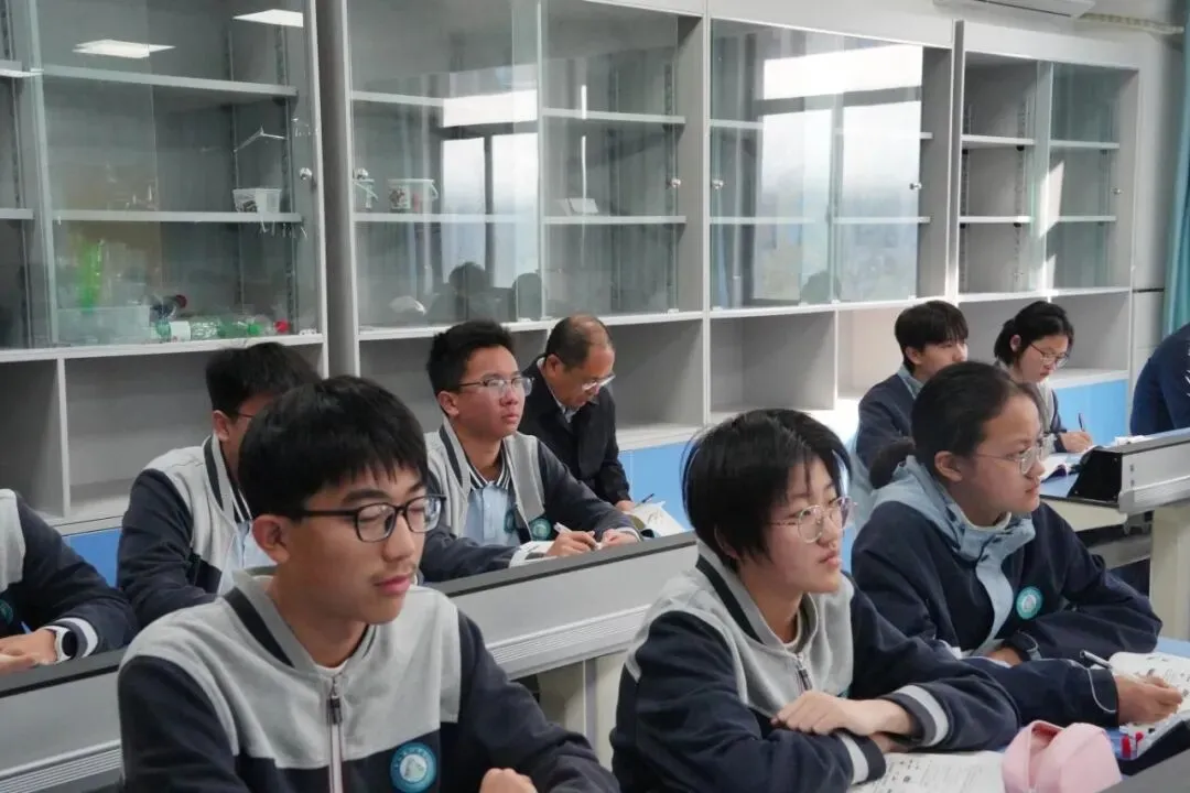 专业督导促深耕 精准赋能备中考||新沂海中附校迎接九年级教育教学专项督导-第45张图片-四季读书网
