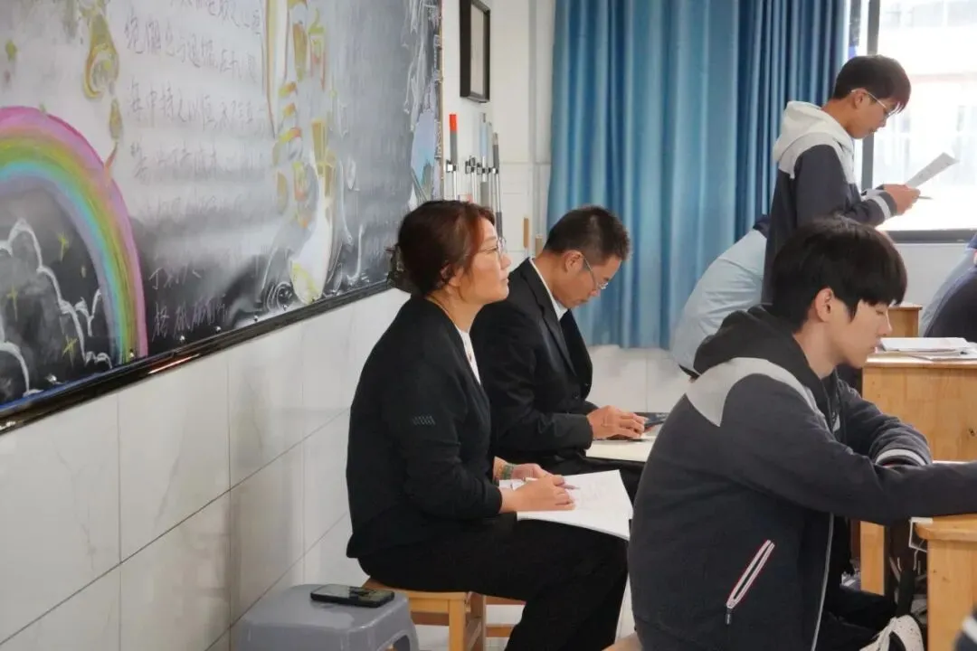 专业督导促深耕 精准赋能备中考||新沂海中附校迎接九年级教育教学专项督导-第49张图片-四季读书网