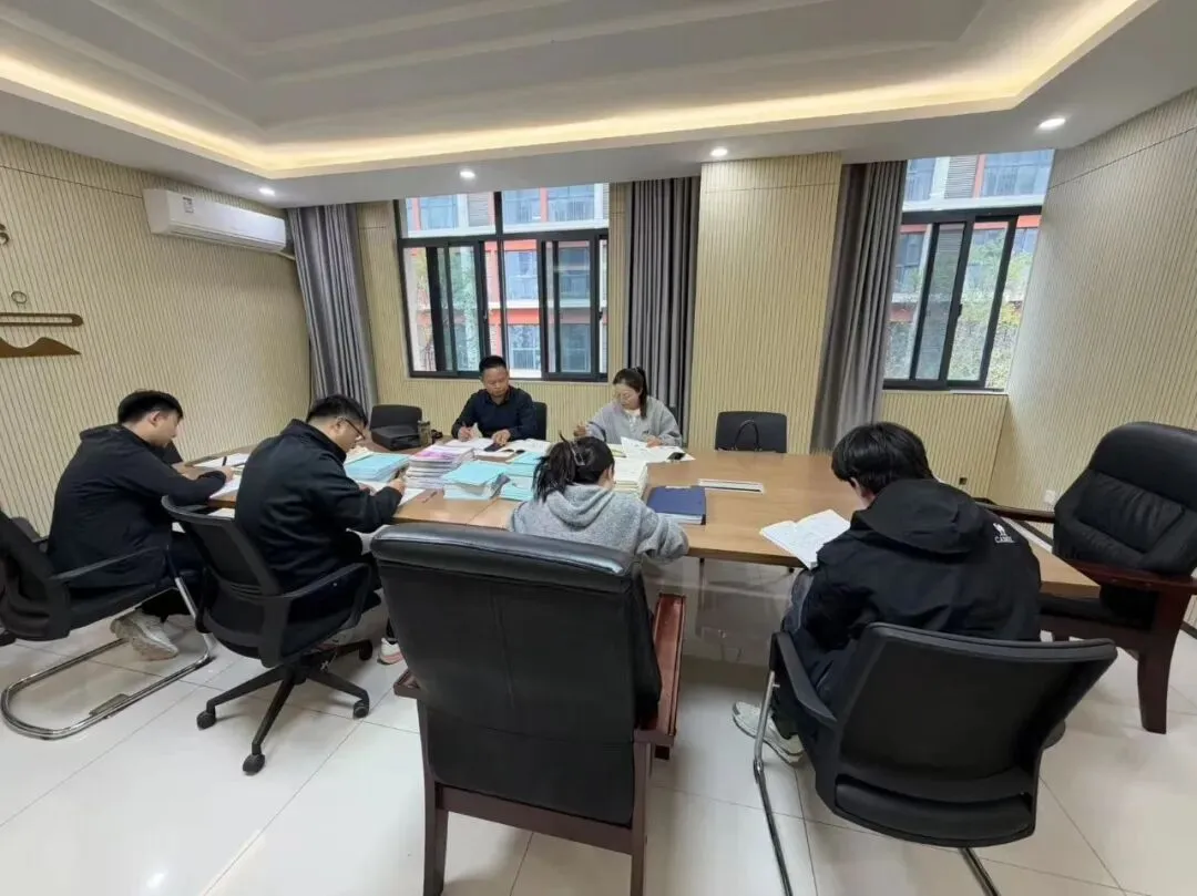 专业督导促深耕 精准赋能备中考||新沂海中附校迎接九年级教育教学专项督导-第64张图片-四季读书网