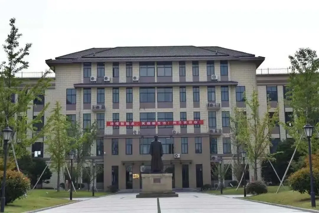 临平高中“生源摇篮”!中考成绩全区内名列前茅!-第2张图片-四季读书网