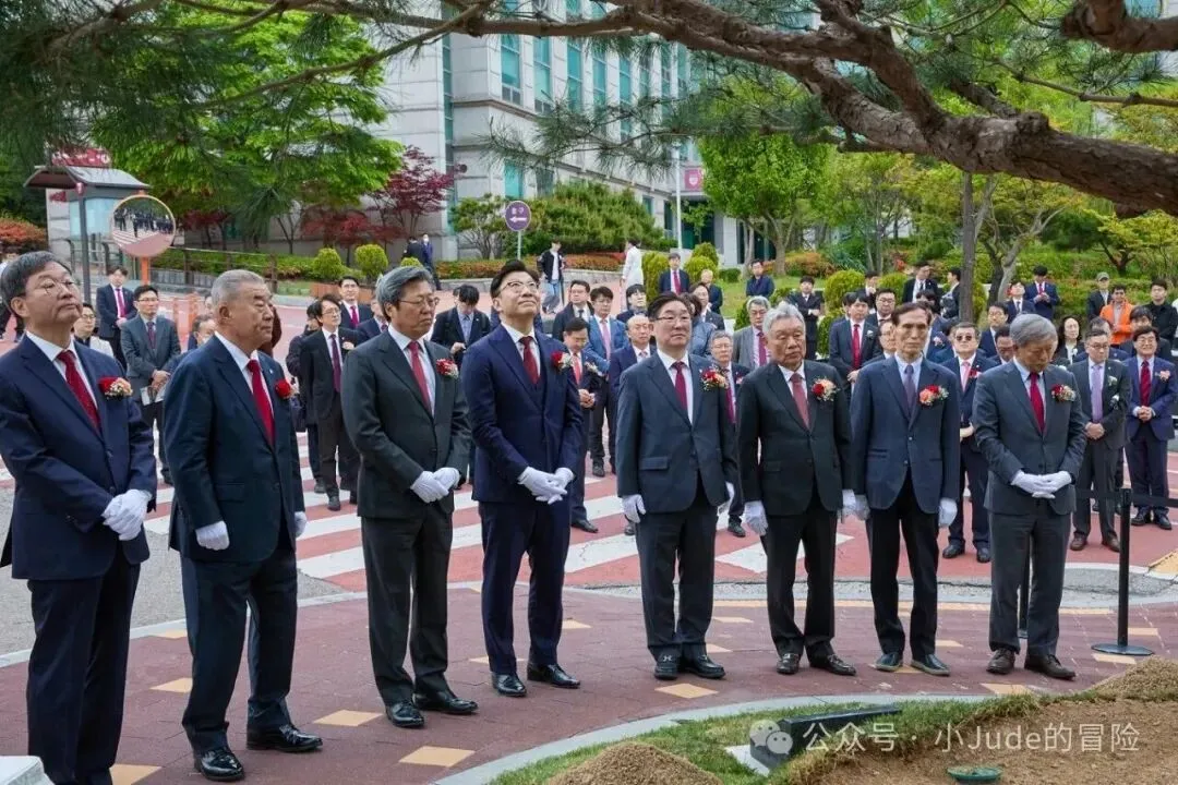 不重新高考的成年人,和想去韩国读"清北"的家庭,想的是同一件事-第3张图片-四季读书网 不重新高考的成年人,和想去韩国读"清北"的家庭,想的是同一件事-第3张图片-四季读书网