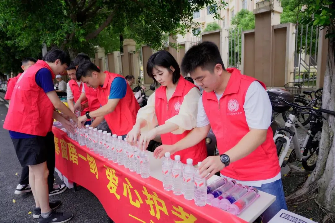 2026高考首日 赣州监狱青年民警护考小分队如约而至!-第18张图片-四季读书网