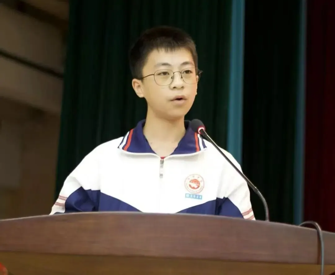 经纬中学初三年级开展学习长征精神励志大会-第12张图片-四季读书网 经纬中学初三年级开展学习长征精神励志大会-第12张图片-四季读书网