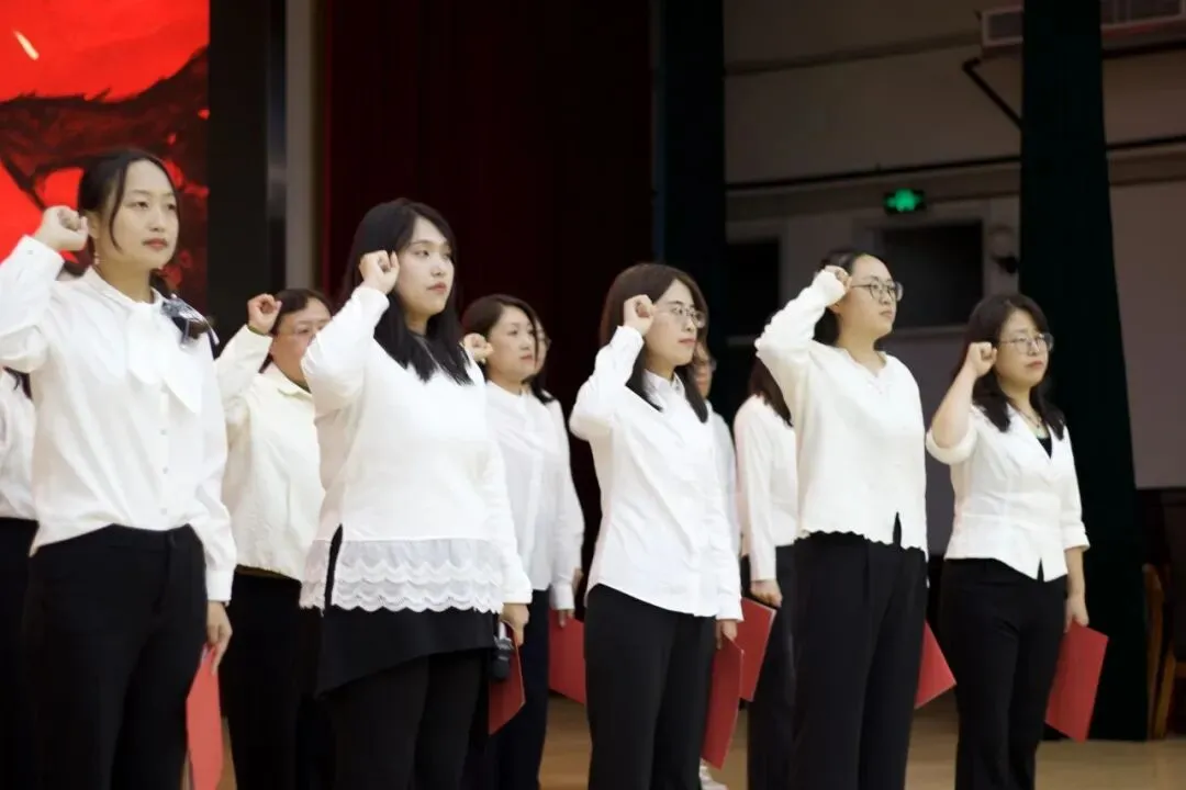 经纬中学初三年级开展学习长征精神励志大会-第15张图片-四季读书网 经纬中学初三年级开展学习长征精神励志大会-第15张图片-四季读书网