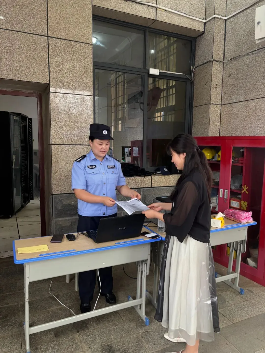 高考首日!平安高考,都匀公安——为青春梦想保驾护航-第28张图片-四季读书网 高考首日!平安高考,都匀公安——为青春梦想保驾护航-第28张图片-四季读书网