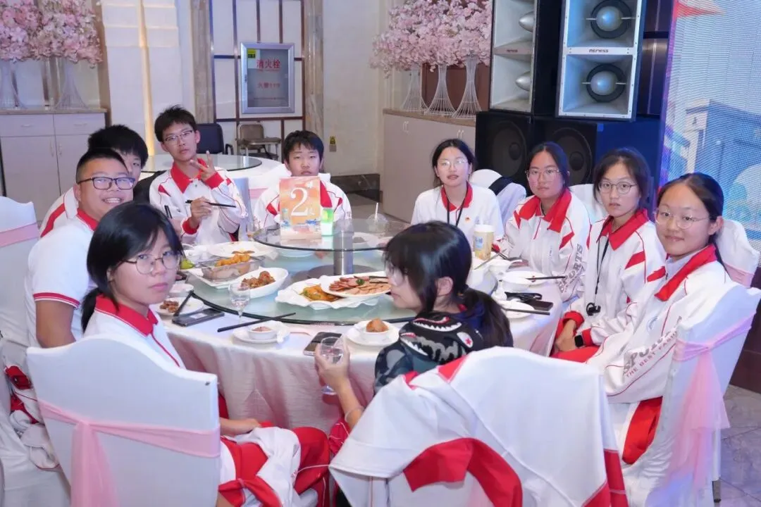 赓续长征星火 笃行青春之路——“云熠”初三哈尔滨入境励志研学纪实-第76张图片-四季读书网 赓续长征星火 笃行青春之路——“云熠”初三哈尔滨入境励志研学纪实-第76张图片-四季读书网