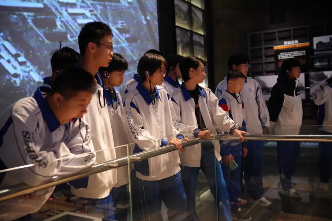 赓续长征星火 笃行青春之路——“云熠”初三哈尔滨入境励志研学纪实-第142张图片-四季读书网 赓续长征星火 笃行青春之路——“云熠”初三哈尔滨入境励志研学纪实-第142张图片-四季读书网
