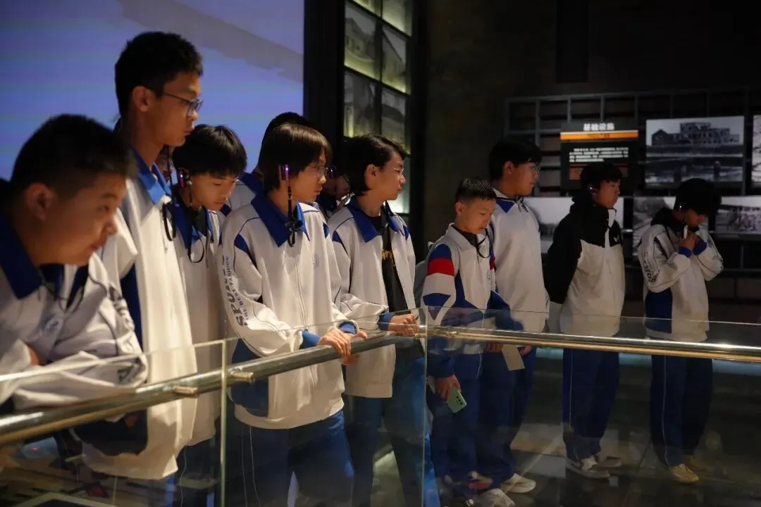 赓续长征星火 笃行青春之路——“云熠”初三哈尔滨入境励志研学纪实-第144张图片-四季读书网 赓续长征星火 笃行青春之路——“云熠”初三哈尔滨入境励志研学纪实-第144张图片-四季读书网