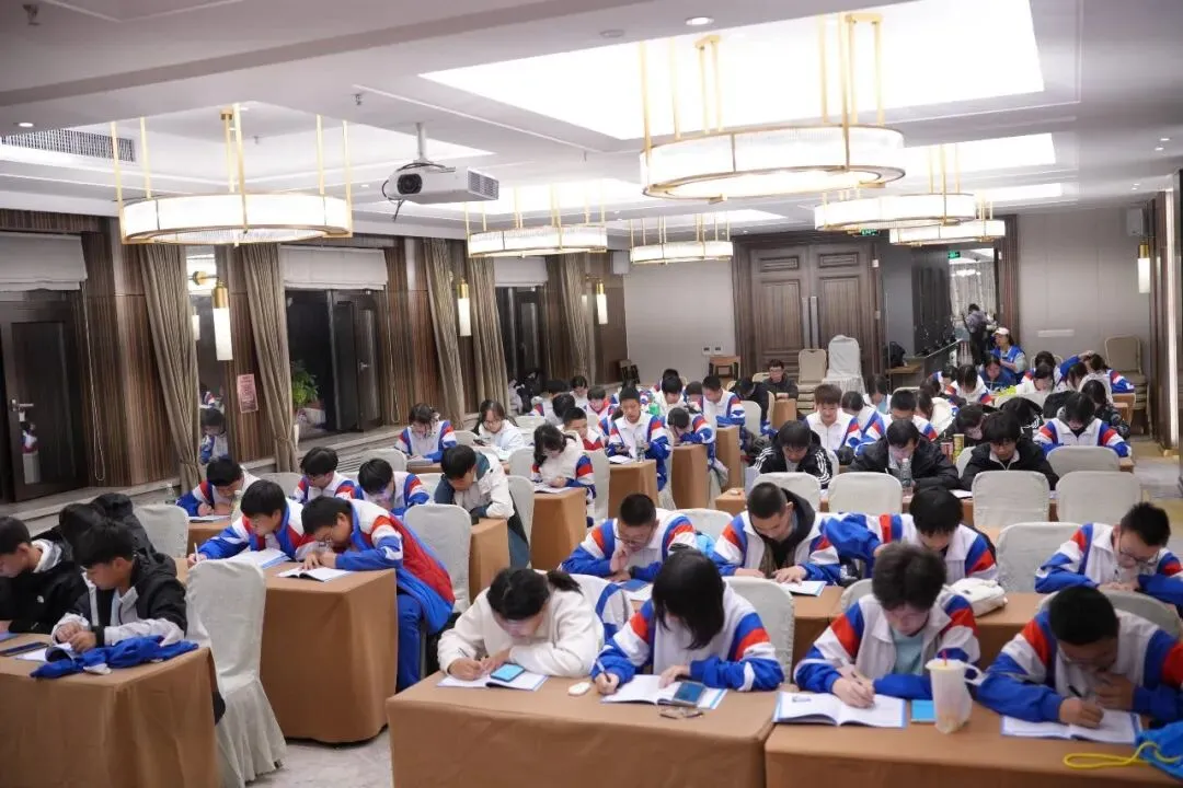 赓续长征星火 笃行青春之路——“云熠”初三哈尔滨入境励志研学纪实-第185张图片-四季读书网 赓续长征星火 笃行青春之路——“云熠”初三哈尔滨入境励志研学纪实-第185张图片-四季读书网