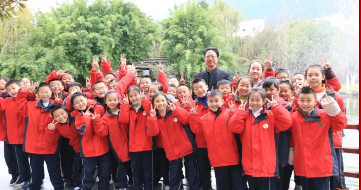 薪火赓续研中考 笃行致远启新程丨广外初2027届中考火炬接力大会-第18张图片-四季读书网