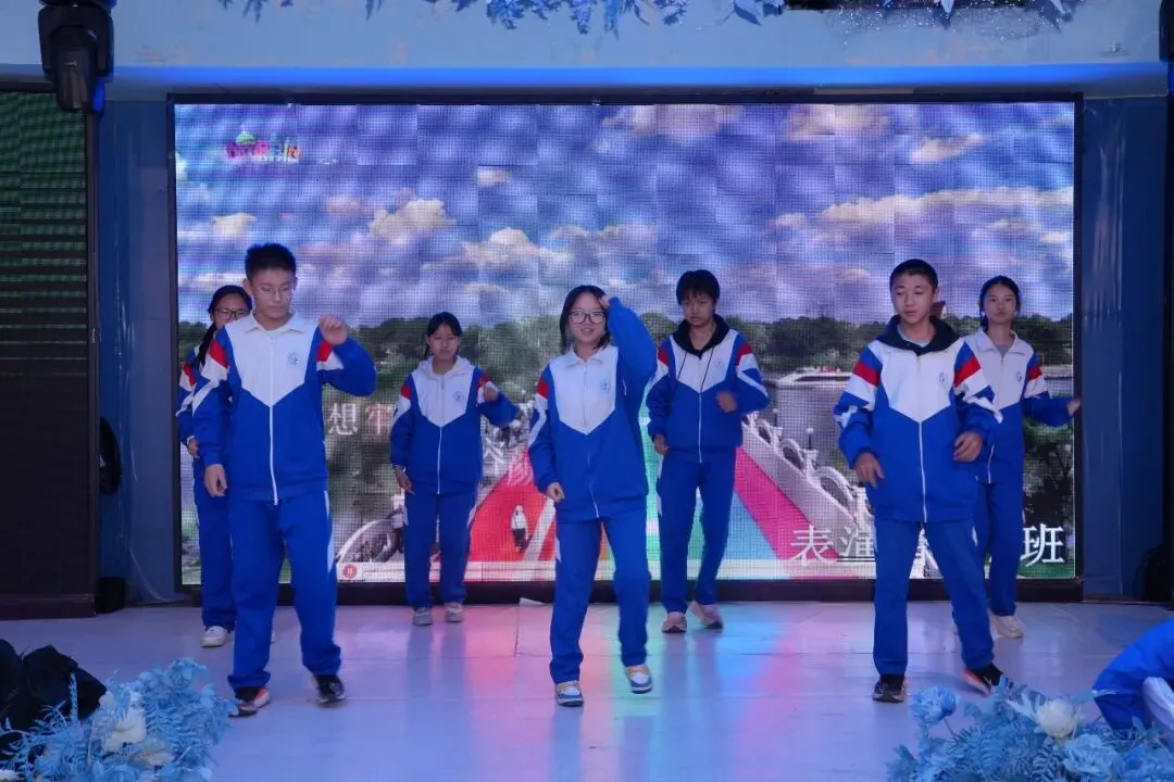 赓续长征星火 笃行青春之路——“云熠”初三哈尔滨入境励志研学纪实-第235张图片-四季读书网 赓续长征星火 笃行青春之路——“云熠”初三哈尔滨入境励志研学纪实-第235张图片-四季读书网