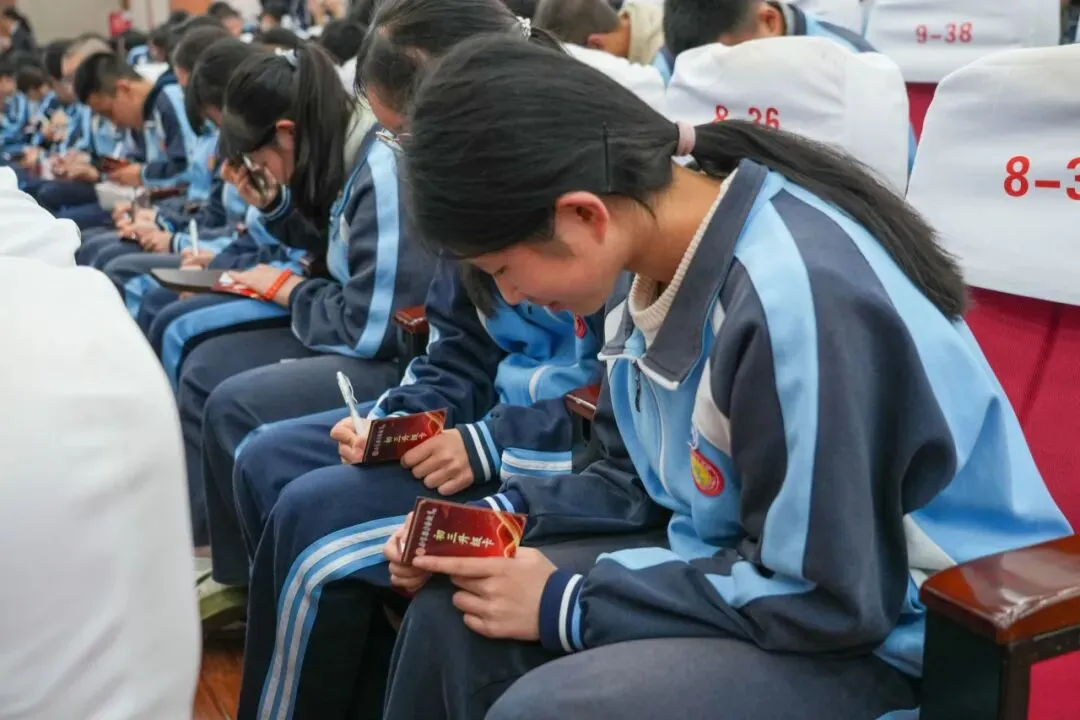 这一届,缺一不可!梁才少年正式奔赴初三征程!-第12张图片-四季读书网