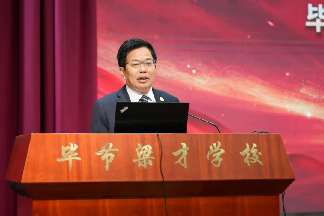 这一届,缺一不可!梁才少年正式奔赴初三征程!-第14张图片-四季读书网