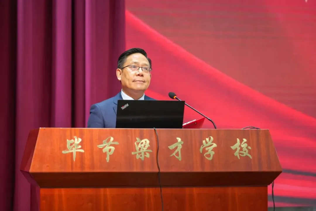 这一届,缺一不可!梁才少年正式奔赴初三征程!-第16张图片-四季读书网