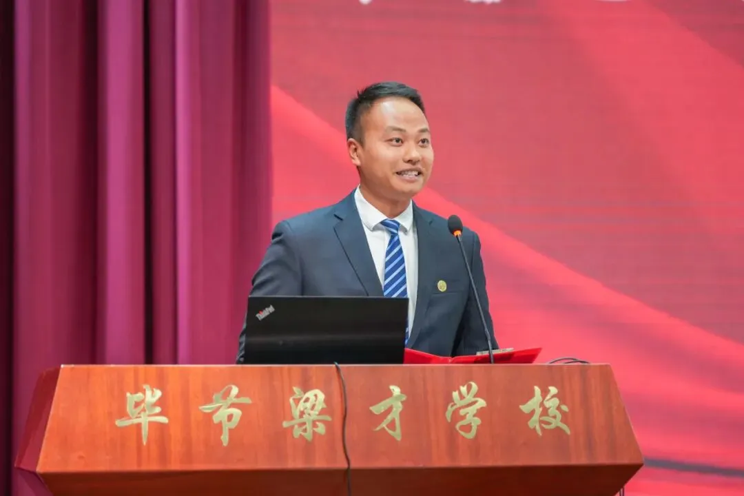 这一届,缺一不可!梁才少年正式奔赴初三征程!-第18张图片-四季读书网