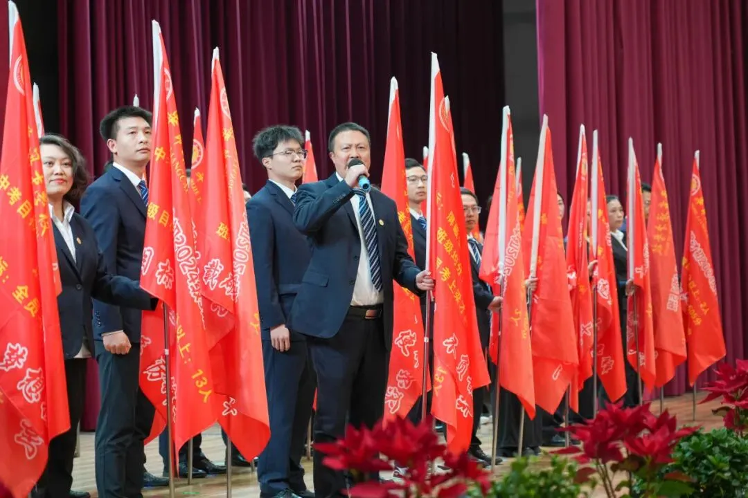 这一届,缺一不可!梁才少年正式奔赴初三征程!-第27张图片-四季读书网