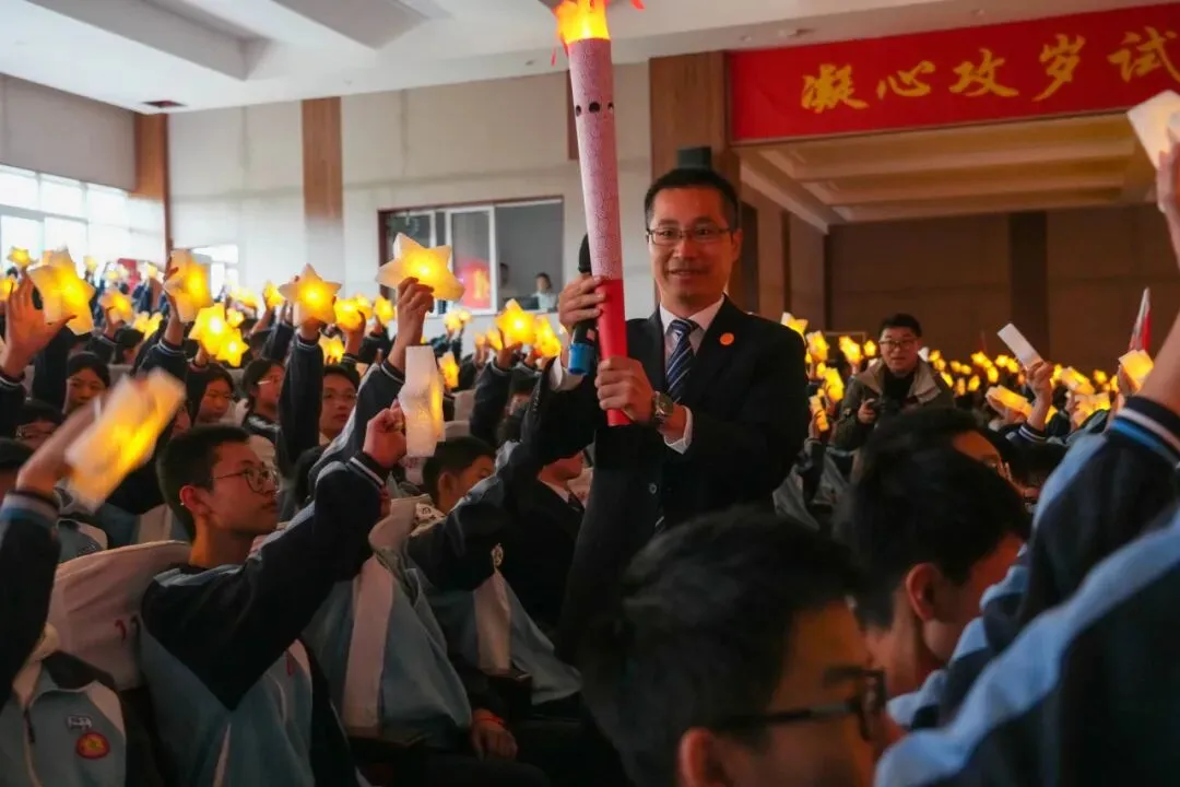 这一届,缺一不可!梁才少年正式奔赴初三征程!-第45张图片-四季读书网