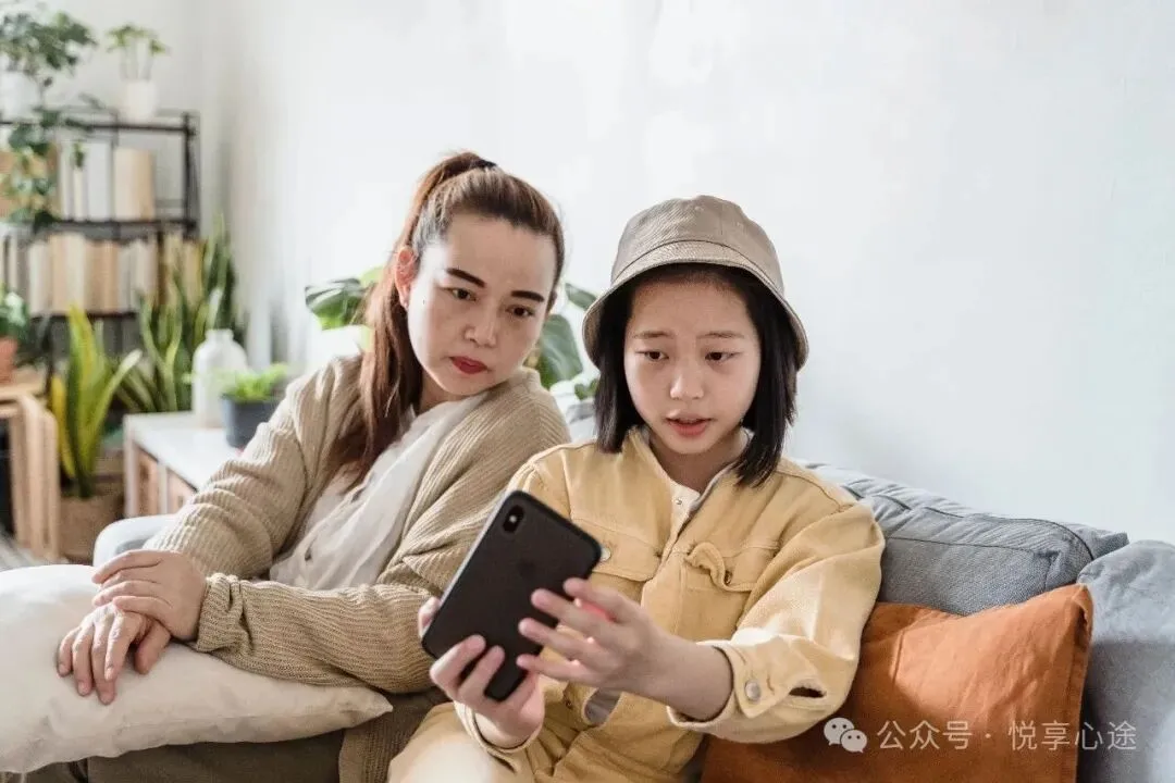 初三儿子说想住校,我才听懂他要的不是手机,是离开家-第1张图片-四季读书网 初三儿子说想住校,我才听懂他要的不是手机,是离开家-第1张图片-四季读书网