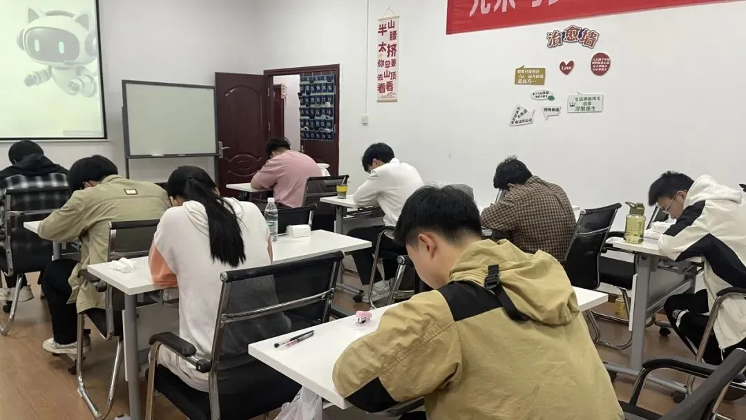 月考现场|壹心升本10月英语模考开考!-第5张图片-四季读书网
