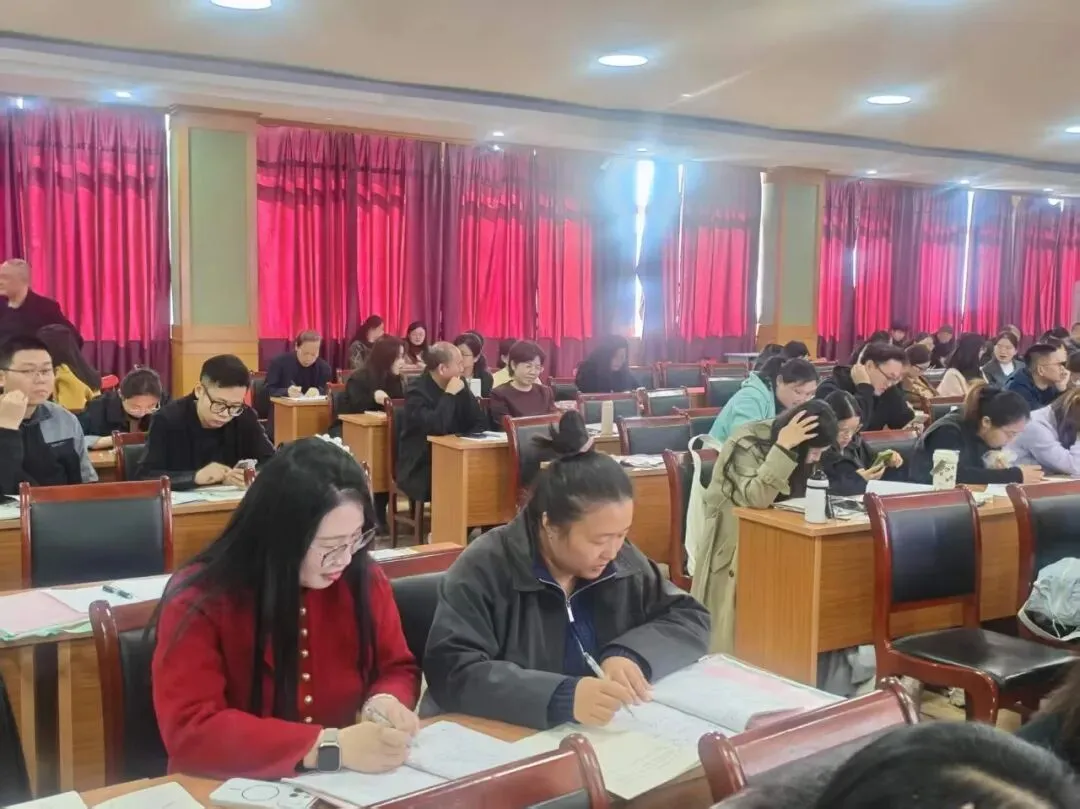 同研共进赴沭阳 深耕细作备高考——东海县第二中学高三骨干教师赴沭阳高级中学交流学习-第7张图片-四季读书网 同研共进赴沭阳 深耕细作备高考——东海县第二中学高三骨干教师赴沭阳高级中学交流学习-第7张图片-四季读书网