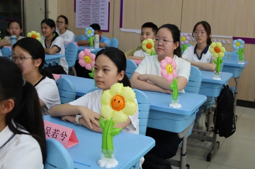 初一新生专访:在风帆,看见成长悄然发生!-第16张图片-四季读书网