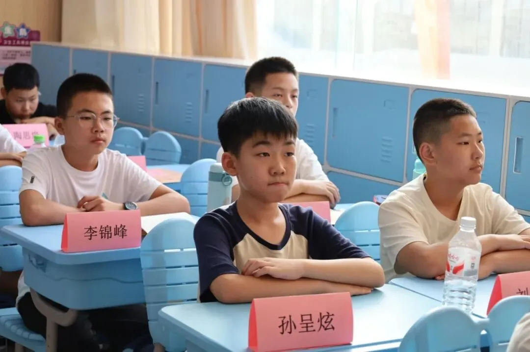 初一新生专访:在风帆,看见成长悄然发生!-第17张图片-四季读书网