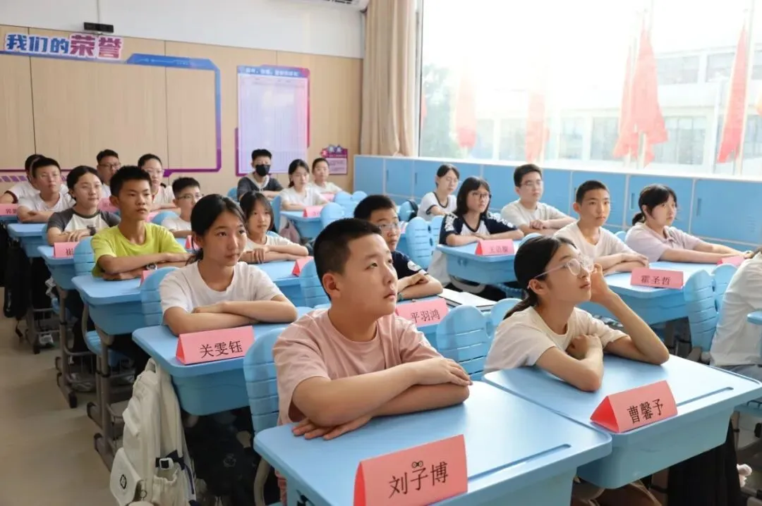 初一新生专访:在风帆,看见成长悄然发生!-第18张图片-四季读书网